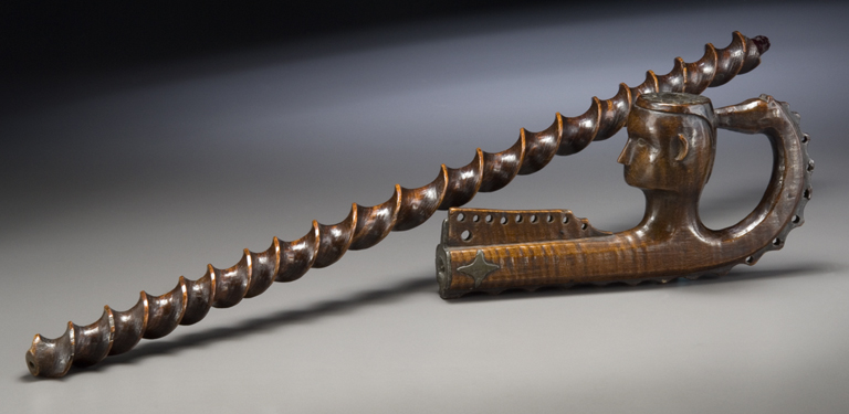 Calumet pipe, Ojibwa, Upper Great Lakes, 150–250 years old, Wood Canadian Museum of History, III-G-884a, b 