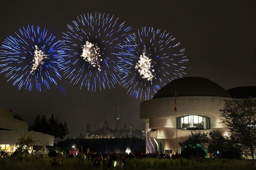 Casino Lac-Leamy Sound of Light Fireworks, August 2015. Canadian Museum of History, IMG2015-0282-0007-Dm