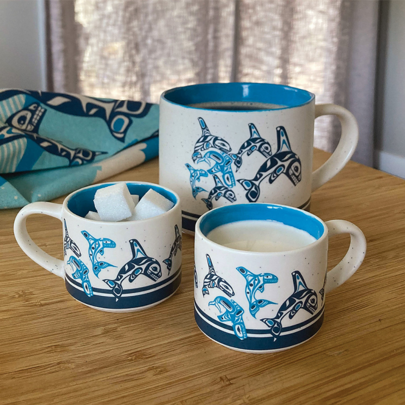 Tasses à espresso en céramique - Lot de 2 (famille Orca) par l'artiste Paul Windsor de Haisla, Heiltsuk.