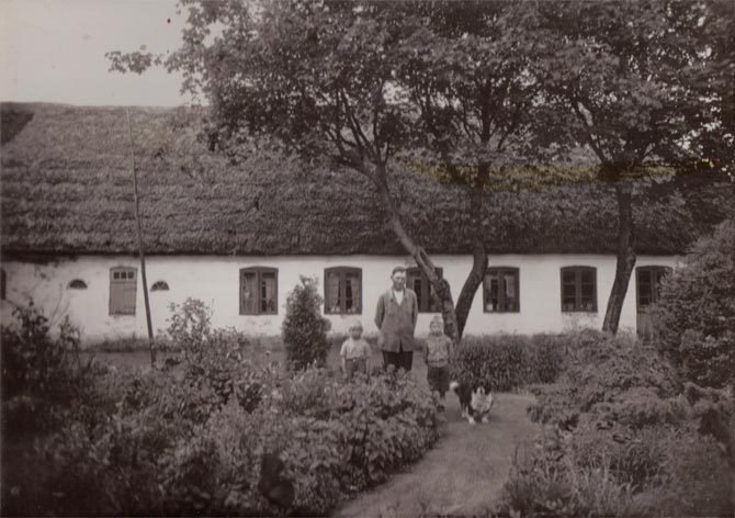 Chris Bennedsen, Thomas Johannesson (Chris’s uncle), and Ole Bennedsen, ca 1934.