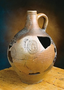 Brown Rhenish stoneware jug from the Maison Jérémie dating from the early 18th century