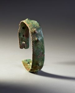 Bracelet, Late Archaic, Lake Superior, 3,000–4,000 years ago Native copper Canadian Museum of History, DiJa-1:34