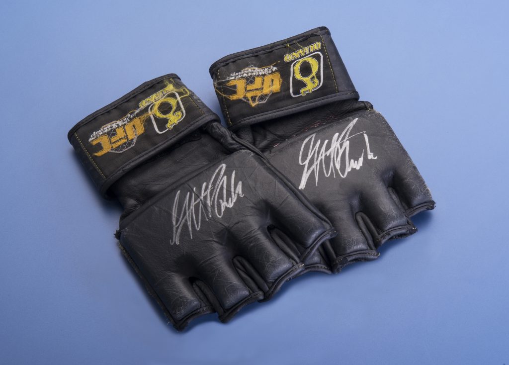 Gants portés par Georges St-Pierre